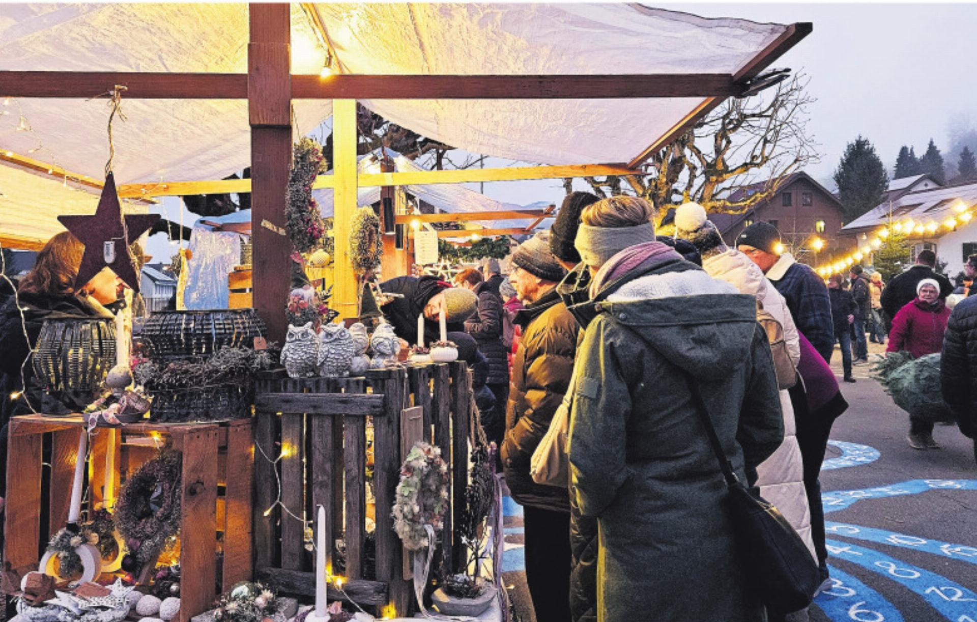 Besinnliche Stimmung am Weihnachtsmarkt in Beinwil - Das Bild wird blockiert. – Möglicherweise durch einen aktiven Adblocker.