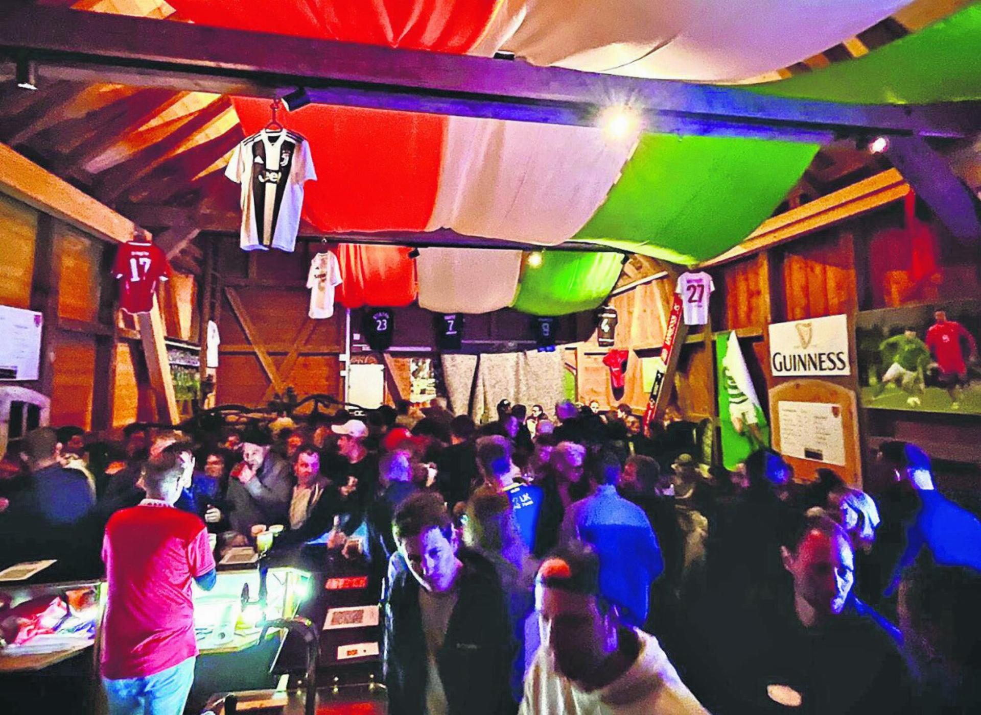 Das Irish Pub vom FC Sins. Es war bis in die späten Stunden gut gefüllt. Foto: zVg