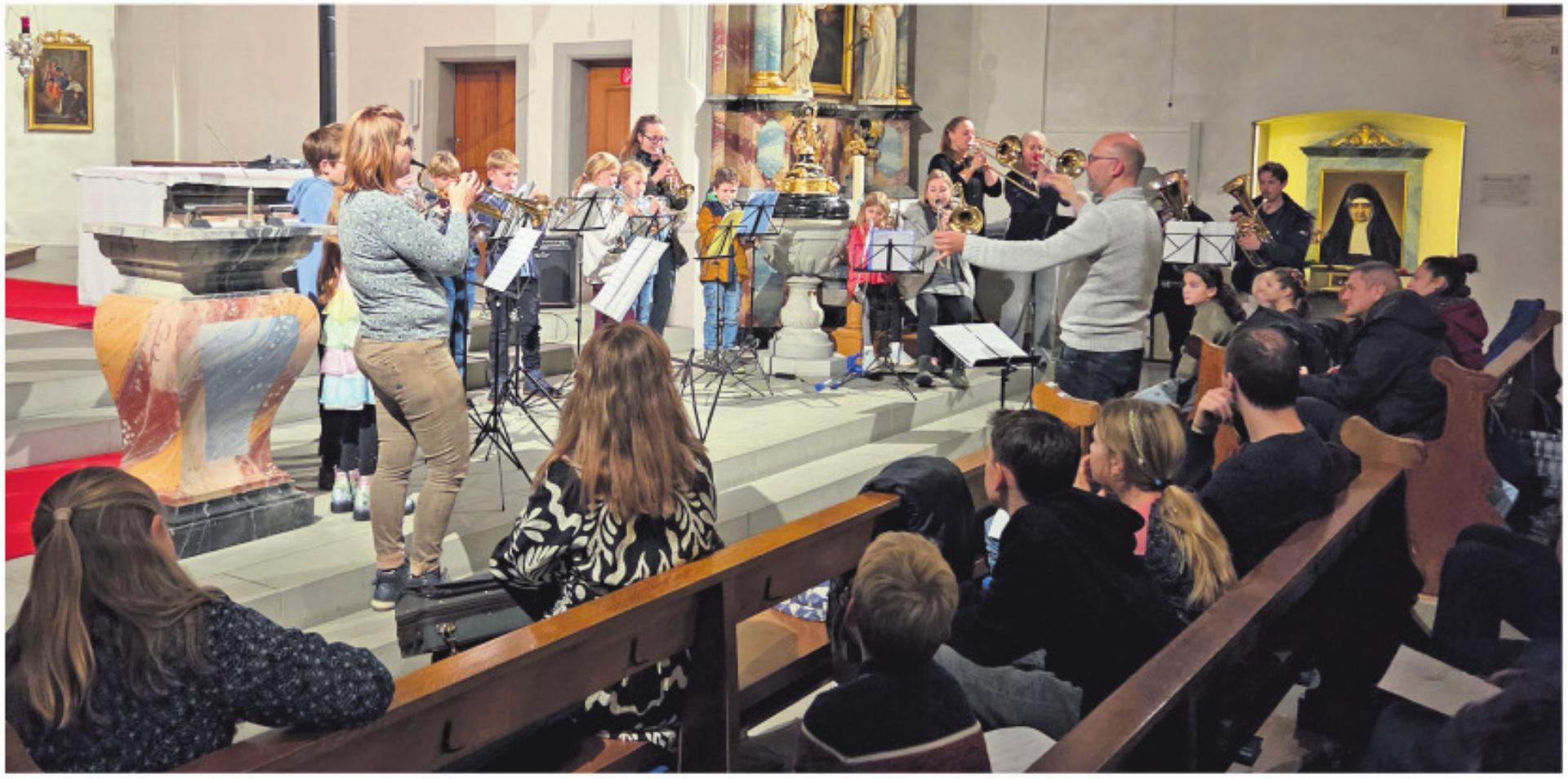 Gäch mit Bläch: Abschlusskonzert - Das Bild wird blockiert. – Möglicherweise durch einen aktiven Adblocker.