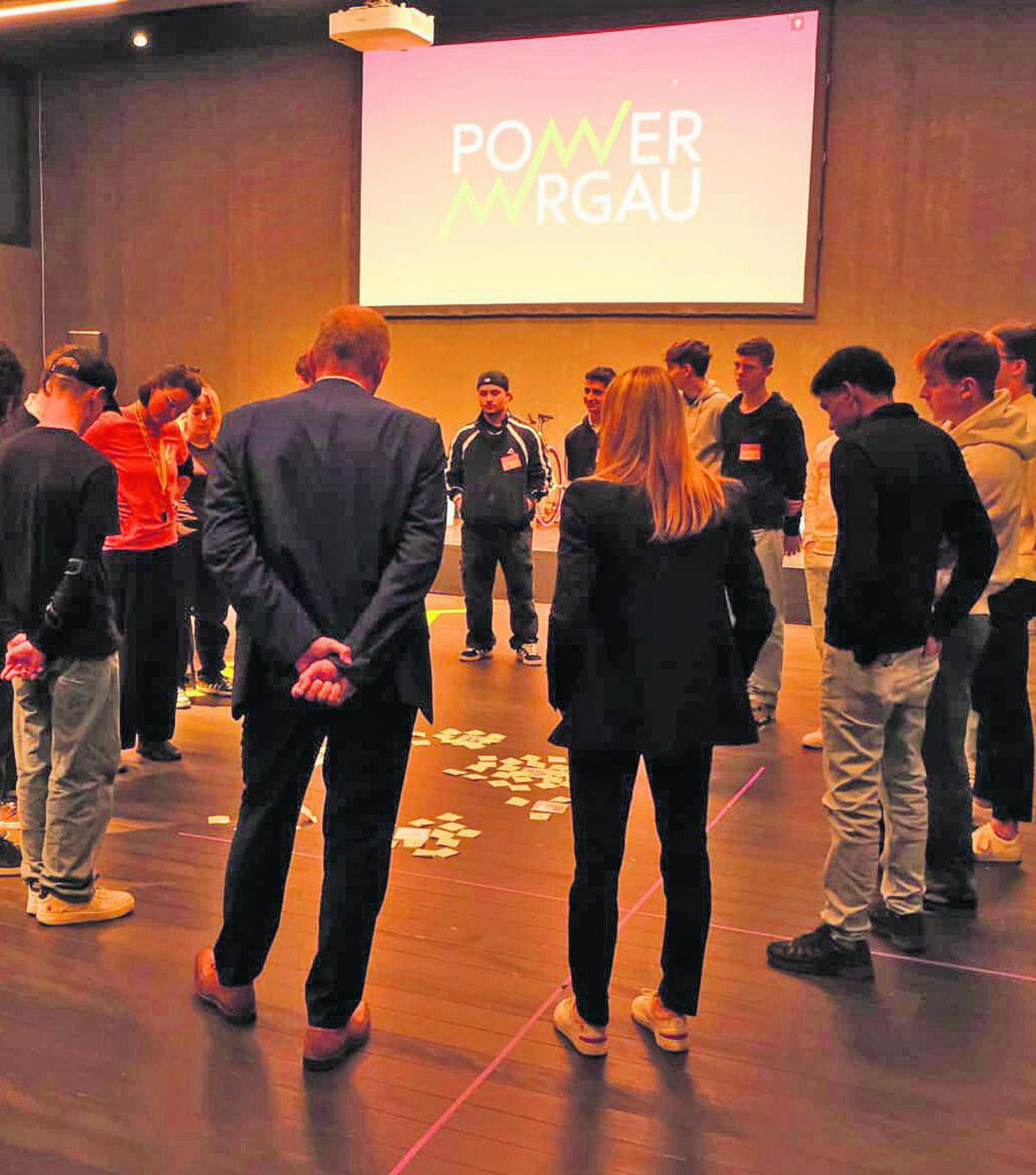 Workshop-Besuch bei einer Klasse von Schreinerinnen und Schreinern in Lenzburg