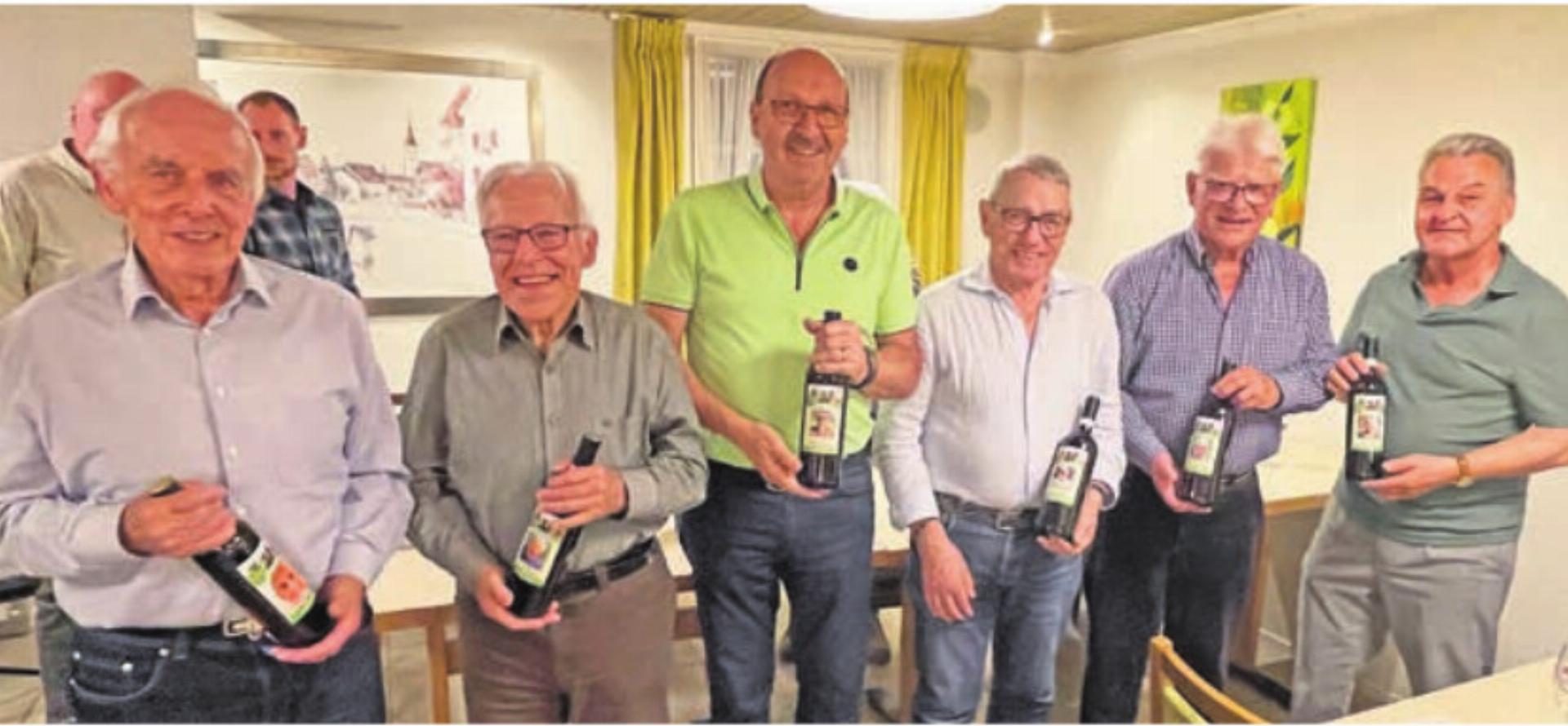 Sieben Neuaufnahmen bei der Männerriege Auw - Das Bild wird blockiert. – Möglicherweise durch einen aktiven Adblocker.