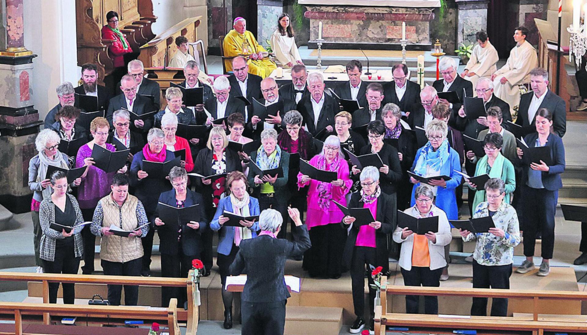 Der Kirchenchor Dietwil feierte das 150-jährige Vereinsjubiläum mit einem Festgottesdienst. Fotos: ci