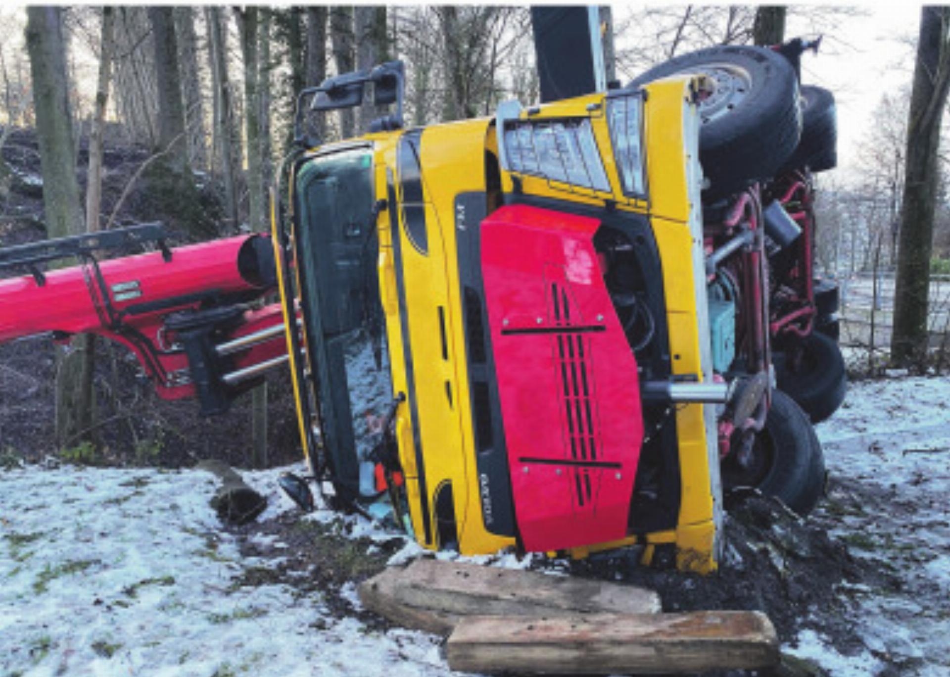 Kanton Aargau: Mehrere Automobilisten am Handy während der Fahrt - Das Bild wird blockiert. – Möglicherweise durch einen aktiven Adblocker.