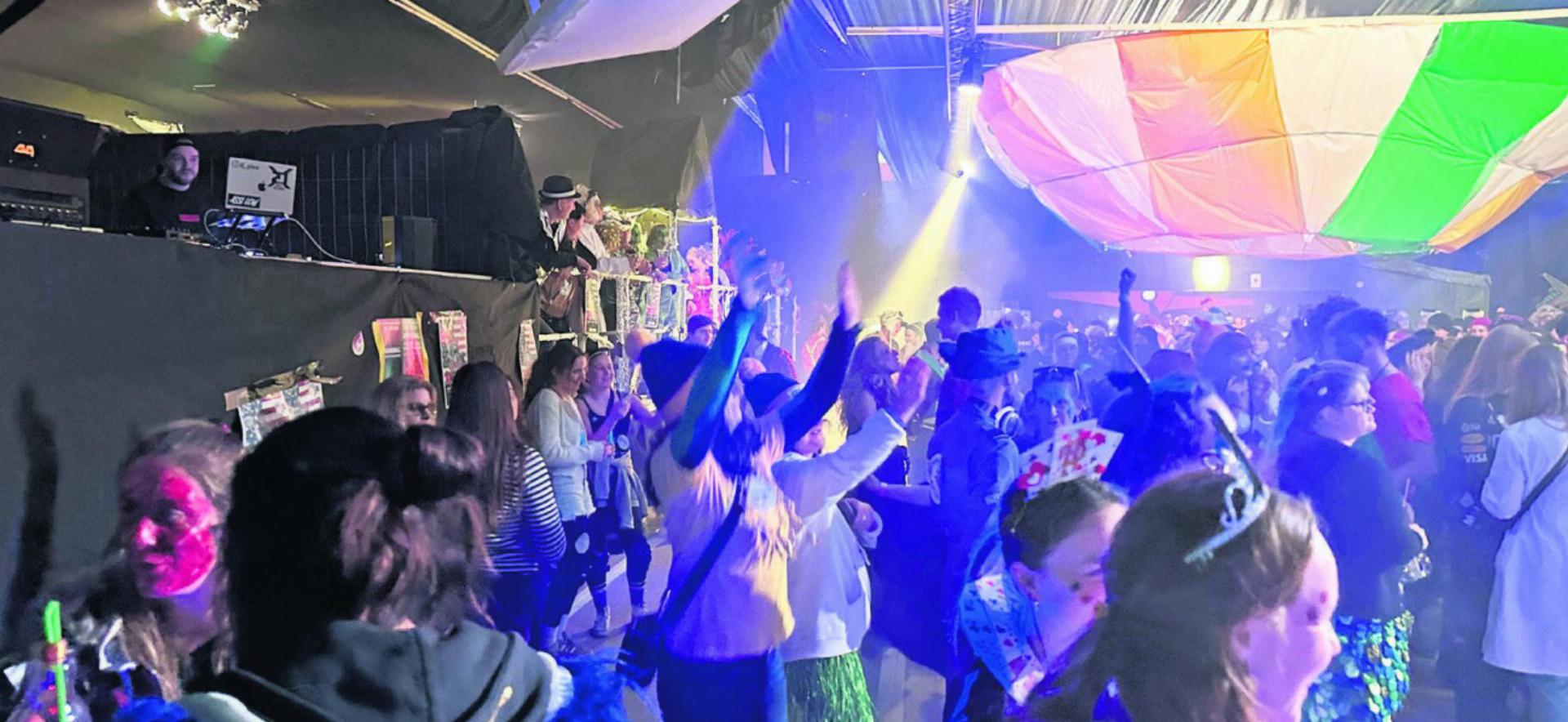 Die fünfte Jahreszeit eröffnen die Väntilwörger - Das Bild wird blockiert. – Möglicherweise durch einen aktiven Adblocker.