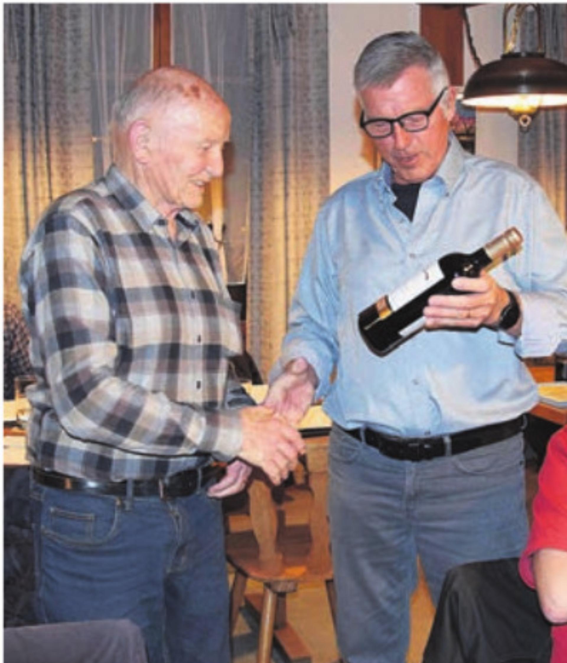 Langjährige Vereinsmitglieder wurden geehrt - Das Bild wird blockiert. – Möglicherweise durch einen aktiven Adblocker.