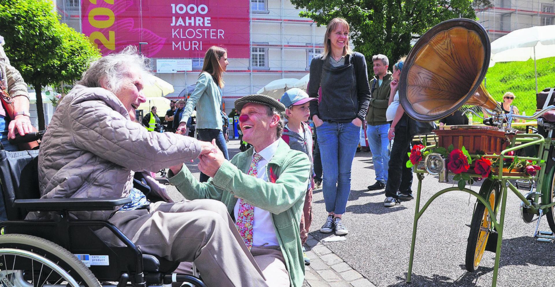 Strahlende Gesichter am Frühlingsfest der Pflegi Muri