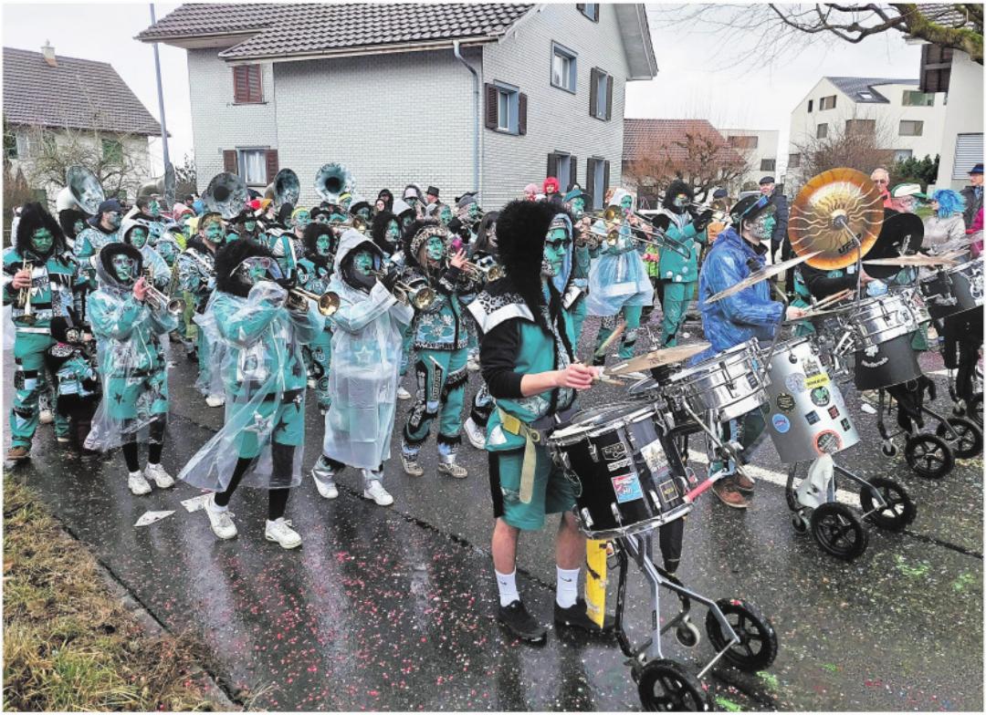 Viele Guggenmusigen waren mit von der Partie in diesem Jahr, wie hier die Väntilwörger Sins. Viele Guggenmusigen waren mit von der Partie in diesem Jahr, wie hier die Väntilwörger Sins.