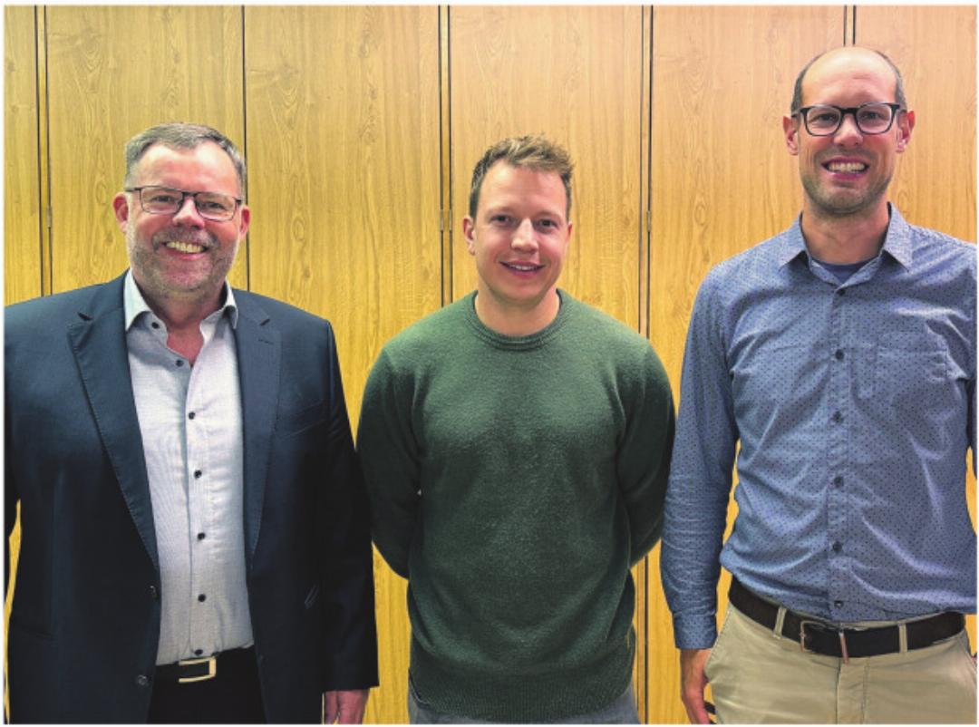 Haben über die Neugestaltung des Friedhofs informiert: Pius Hofstetter, Gemeinderat, Projektleiter Dominic Baumann und Jan Amstutz von der Kirchenpflege. Haben über die Neugestaltung des Friedhofs informiert: Pius Hofstetter, Gemeinderat, Projektleiter Dominic Baumann und Jan Amstutz von der Kirchenpflege.