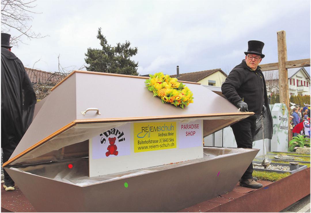 «Lädeli-Sterben» in Sins – ein Thema, das den Vill-Brothers den 1. Platz garantierte. «Lädeli-Sterben» in Sins – ein Thema, das den Vill-Brothers den 1. Platz garantierte.