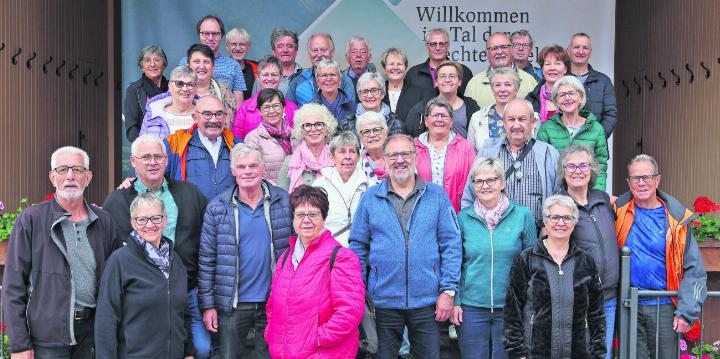 Die Sängerinnen und Sänger des Kirchenchors Oberrüti und ihre Gäste reisten ins Tirol, um zu singen. Foto: zVg