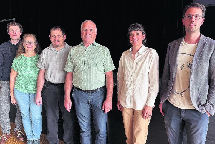 Informierten über den ERP Arbeitszone Nord: Louis Thomet vom Planer-Büro Karo, Uschi Ulrich, Leiterin Bau und Planung, Gemeindeammann Josef Huwiler, Jannine Stüdeli vom Planer-Büro Karo und Adrian Duss vom Planer-Büro Kip. Fotos: rah