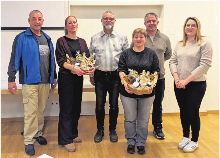 Sepp Hintermann, Feuerwehrkommission, Johanna Jutz, Alt-Gemeinderätin, Oliver Stöckli, Gemeindeammann, Anita Stern, Finanzkommission, Ivo Bucher, Energiekommission und Michelle Käppeli, Finanzkommission (von links). Foto: zVg