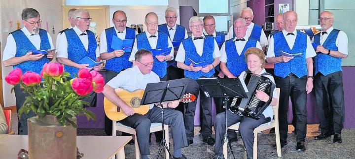 Die Sänger entfalten ihr Repertoire aus Volksliedern und Gospelsongs.  Foto: zVg