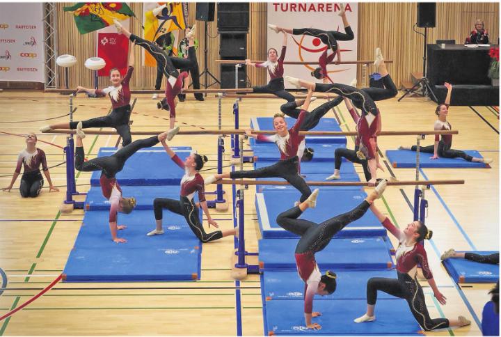 Die Geräteriege ist Schweizer Meister. Fotos: zVg