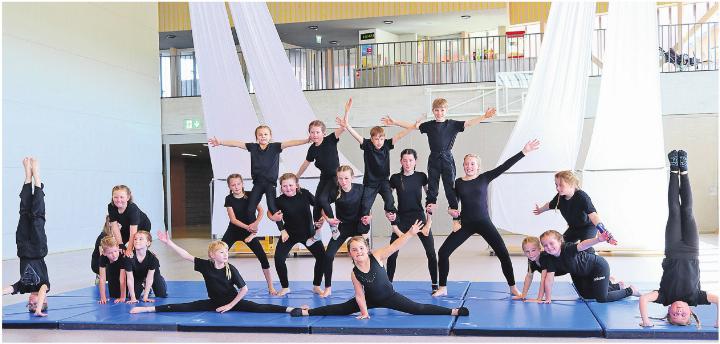 Die 19 teilnehmenden Kinder begeisterten mit ihrer Show das Publikum. Foto: Elena Villiger