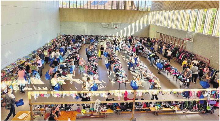 Die Turnhalle als Veranstaltungsort hat sich bewährt. Foto: zVg