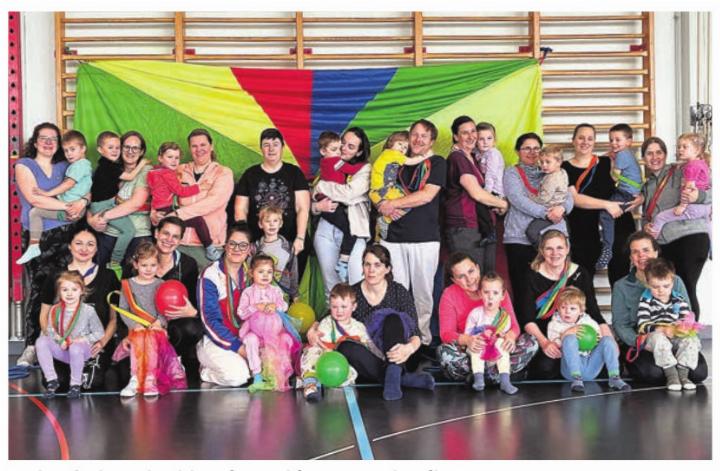 Farbenfroher Abschluss im Muki-Turnen Abtwil. Foto: zVg