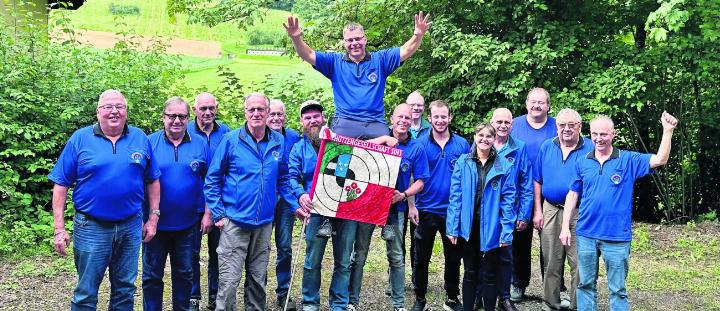 Die Sinser Schützen auf dem Schiessstand in Soyhières. Foto: zVg