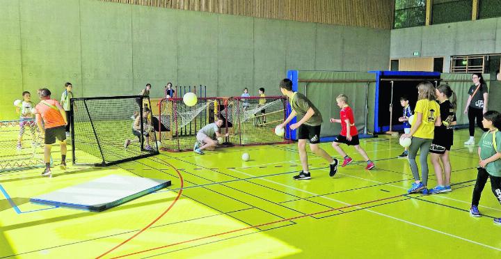 Spiel und Spass in der Turnhalle. Foto: zVg