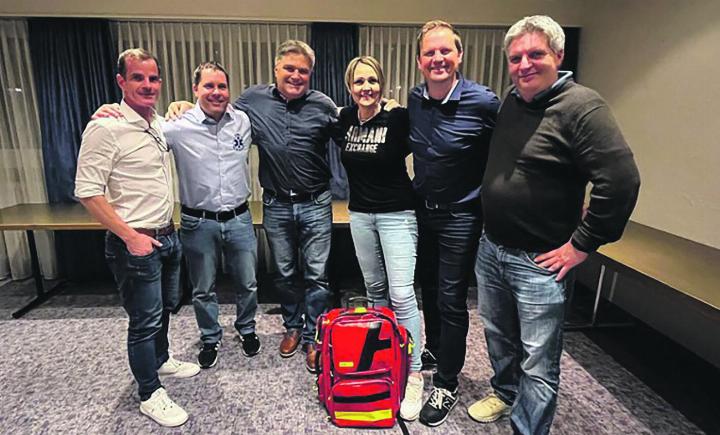 Ueli Marty, Jan Steiner, Herbert Brunner (Vertreter Gemeinde Mühlau), Irene Schurtenberger, Thomas Huber und Reto Hofmann (von links). Foto: zVg