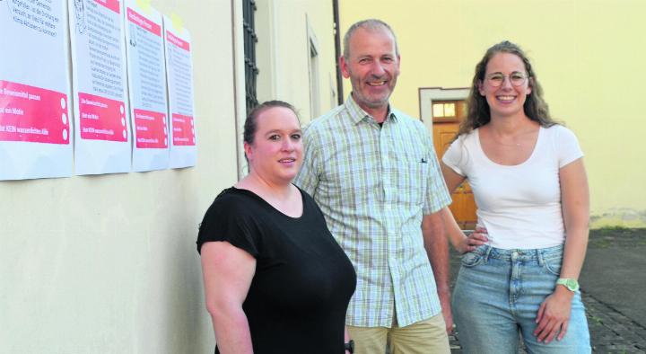 Die Initianten des neuen Krimitrails in Muri: Stephanie Haller, Präsident Stefan Staubli und Julia Staubli (von links) bildeten die Projektgruppe des Muri Energie Forums. Foto: tst