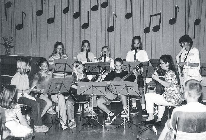 Die Schülerinnen und Schüler der Musikschule Dietwil sind voll konzentriert. Foto: Archiv Anzeiger