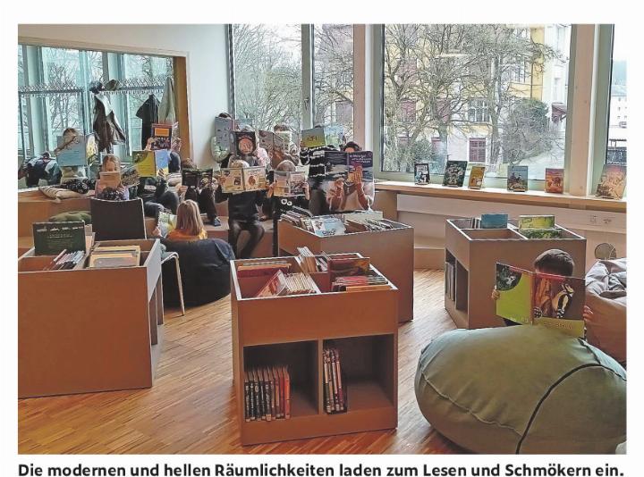 Die modernen und hellen Räumlichkeiten laden zum Lesen und Schmökern ein.