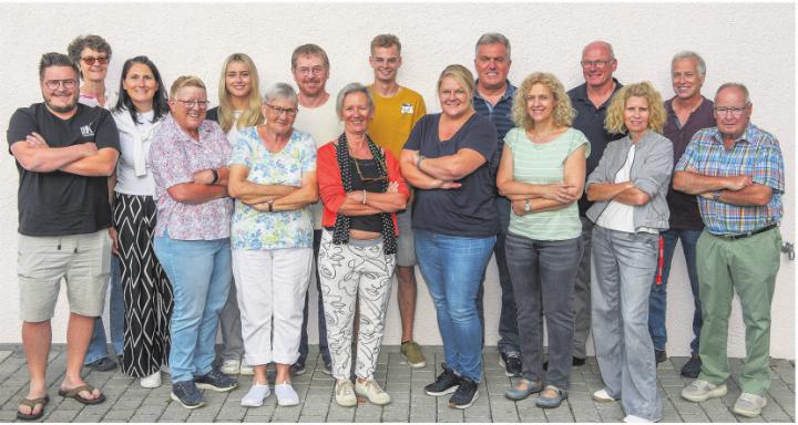 Das ganze Ensemble ist bereit für das Stück «Karriere». Foto: zVg