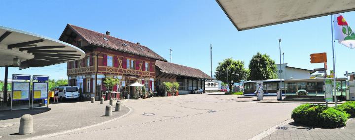 Die Neugestaltung des Bahnhofplatzes nimmt Formen an. Fotos: ci
