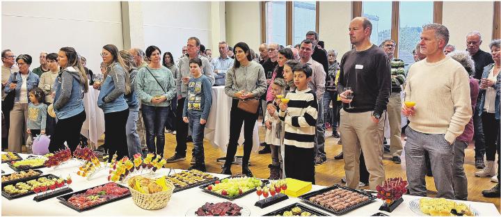 Rund 75 Personen fanden sich zum Neujahrsapéro in Oberrüti ein. Fotos: rah