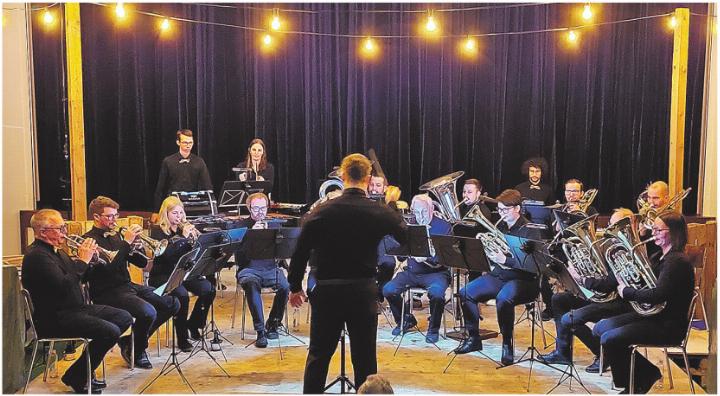 Im Rahmen des Konzerts durften einige Jubiläen gefeiert werden. Foto: zVg