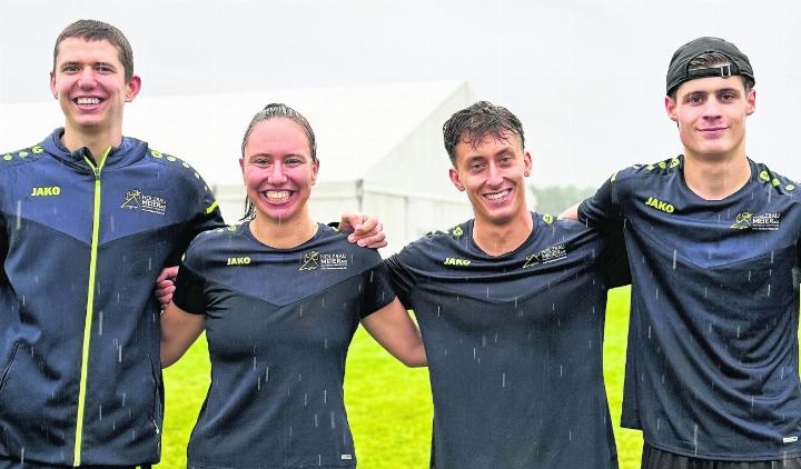 Fabian Hintermann, Eliane Hintermann, Alexander Wey und Linus Müller (von links) nahmen erfolgreich am Turnwettkampf am KTF Schafisheim teil.