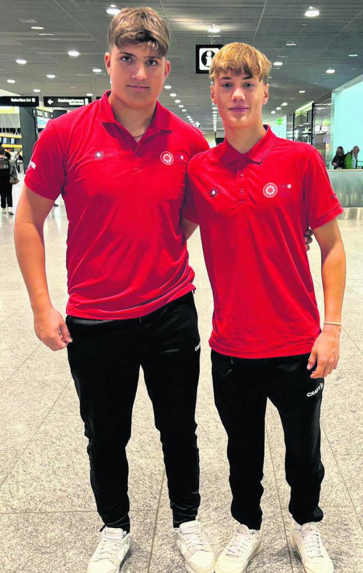 Nils Widmer aus Oberrüti und Janick Rickenbach aus Sins (von links) sind im Schweizer U19-WM-Team. Foto: zVg