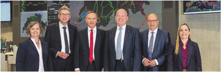 Regierungsratsfoto 2026. Staatsschreiberin Joana Filippi, Regierungsrat Dieter Egli, Landstatthalter Jean-Pierre Gallati, Landammann Stephan Attiger, Regierungsrat Dr. Markus Dieth, Regierungsrätin Martina Bircher (von links). Foto: zVg