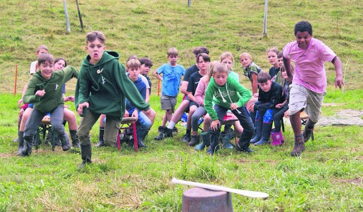 Mit spannenden Spielen durch Jublanji. Foto: zVg