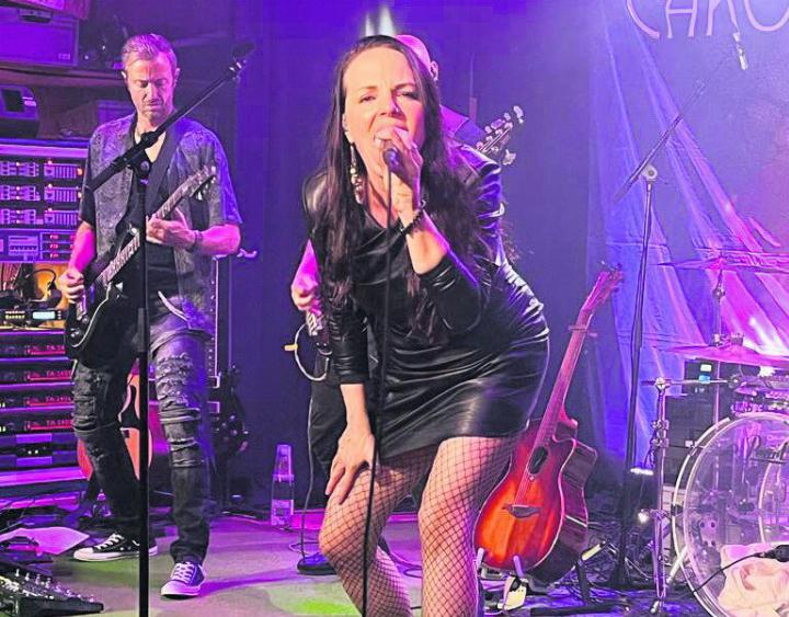 Caroline Breitler und Band rockten die Bühne. Foto: zVg