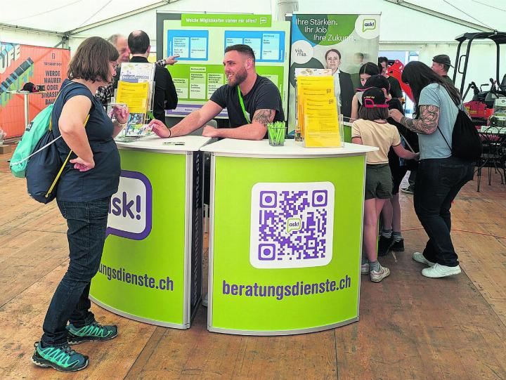 Fragen stellen am Messestand von ask! Foto: zVg