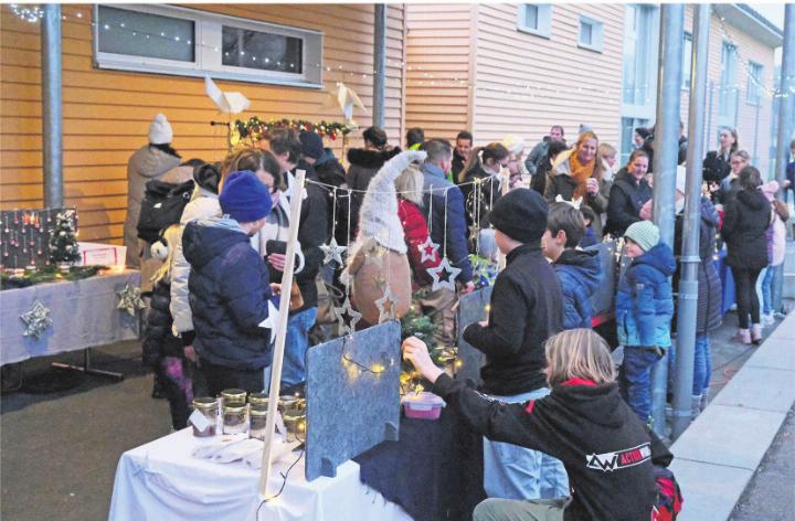 Mit dem Verkaufserlös soll der Pausenplatz aufgepeppt werden. Fotos: zVg