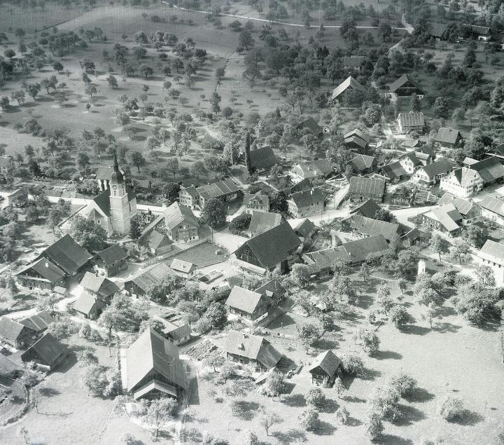 Auw, 1935. Flugaufnahme von Walter Mittelholzer. Foto: zVg