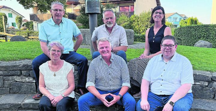 Der Beinwiler Gemeinderat: hinten von links: Guido Wigger, Jürg Barmettler und Gemeindeschreiberin Sibylle Hochstrasser. Vorne von links: Franziska Stenico-Goldschmid, Gemeindeammann Stefan Zemp und René Küng. Fotos: rah