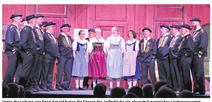 Unter der Leitung von René Arnold boten die Sänger des Jodlerklubs ein abwechslungsreiches Liederprogramm.