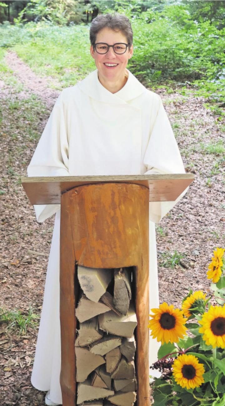 Aus dem Kirchenalltag nicht mehr wegzudenken: Martina Suter feiert ihr 25-jähriges Arbeitsjubiläum. Foto: zVg