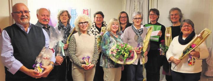 Peter Schmid, Werner Hess, Franziska Marti, Bernadette Brügger, Irma Mattmann, Käthi Domeisen, Mirjam Gallo, Therese Scheuber, Nicole Billeter, Ulrika Mészáros und Maria Baumann von (links). Foto: zVg