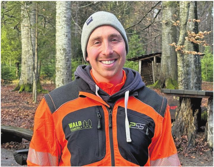 Alain Döbeli ist seit Anfang Jahr als Förster für die Wälder in Auw, Abtwil, Oberrüti und Sins zuständig. Fotos: rah/zVg Alain Döbeli ist seit Anfang Jahr als Förster für die Wälder in Auw, Abtwil, Oberrüti und Sins zuständig. Fotos: rah/zVg