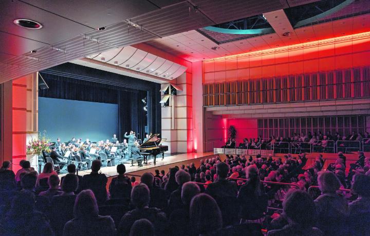 Das Profi-Orchester der Region Zug bietet im Lorzensaal Cham klassischen Konzert genuss. Foto: zVg