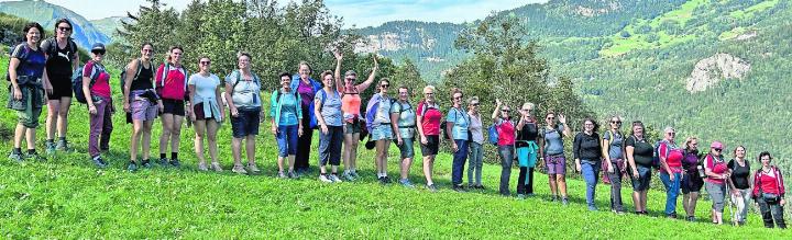 Die Damenriege Auw war unterwegs im Berner Oberland – auch zu den Reichenbachfällen. Foto: zVg