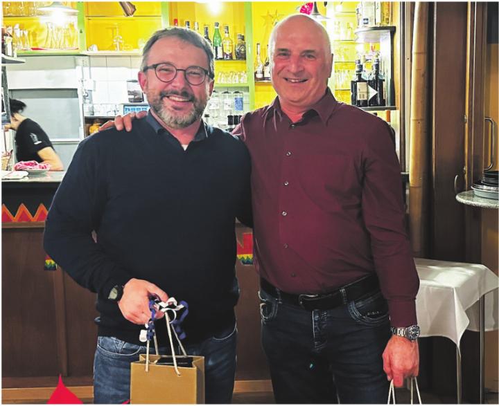 Marco Meier verabschiedete Josef Huwiler im Namen des Gemeinderates.