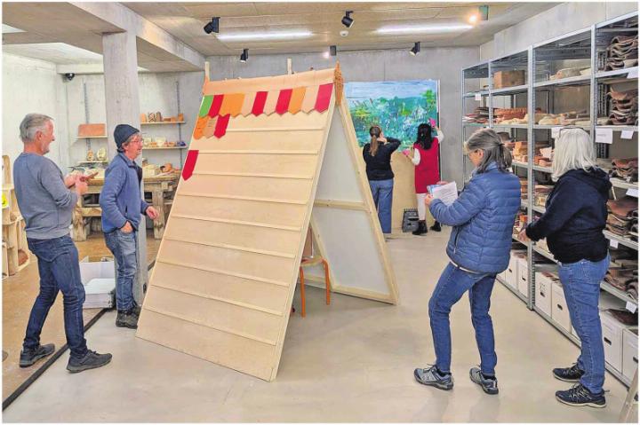 Freiwillige bei der Arbeit im Ziegeleimuseum Cham. Foto: zVg