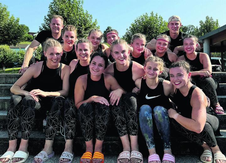 Die beiden Gymnastikriegen des STV Mühlau nahmen zur Standortbestimmung für die kommenden Schweizermeisterschaften am Rothrister-Cup teil. Foto: zVg