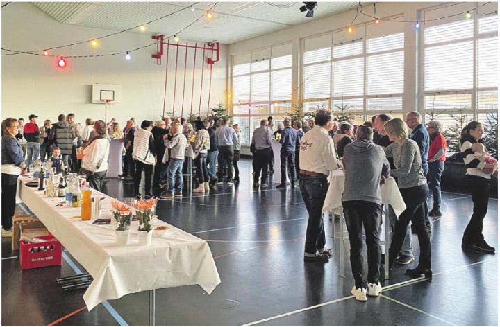 Viele Abtwiler folgten der Einladung des Gemeinderates. Foto: zVg